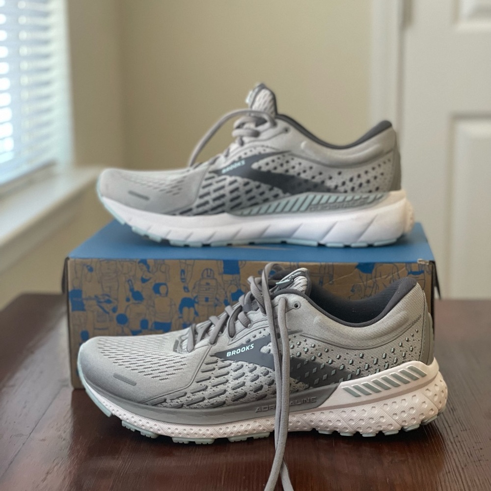 Brooks Adrenaline GTS 21 Running Shoes